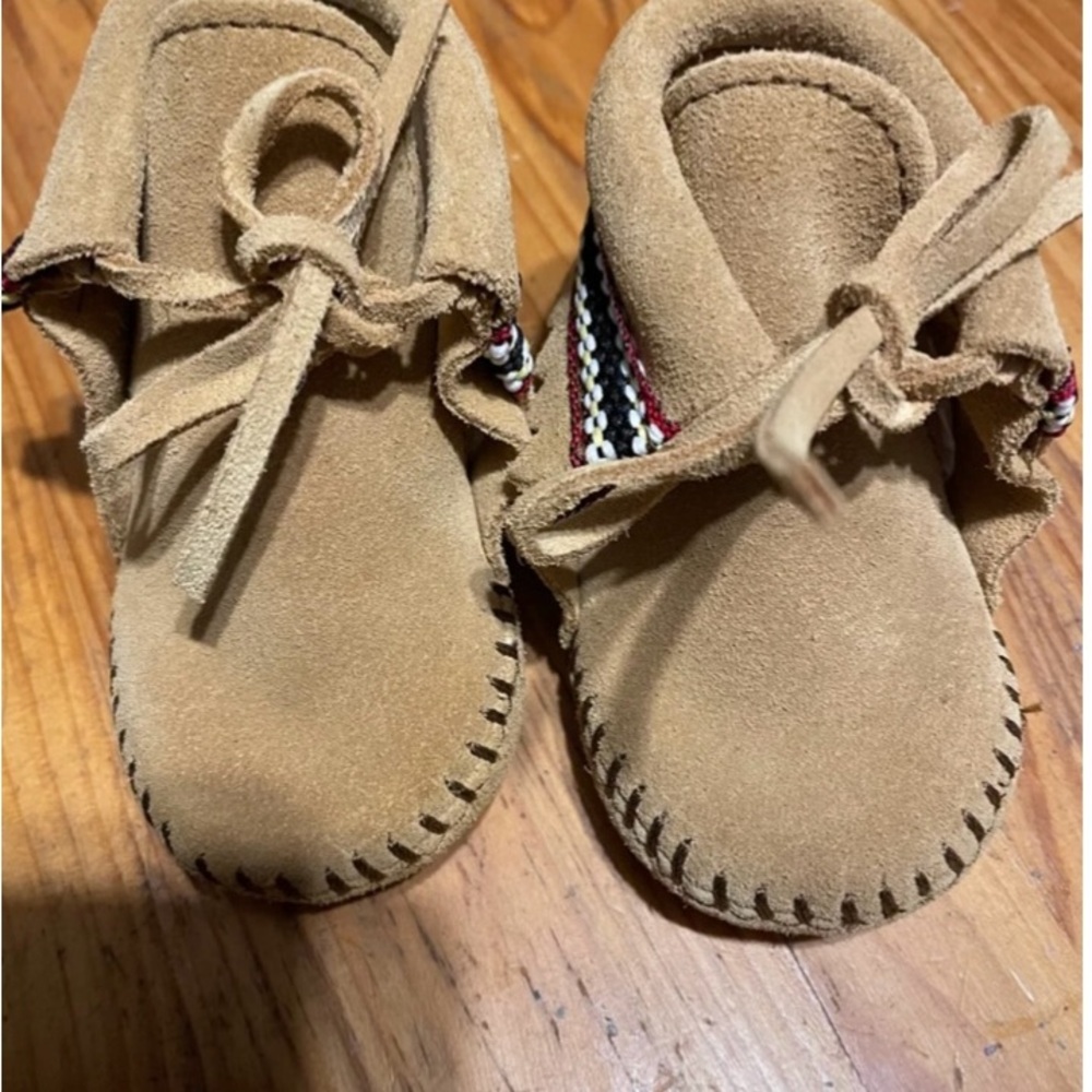 Minnie Tonka Mocassins size 2